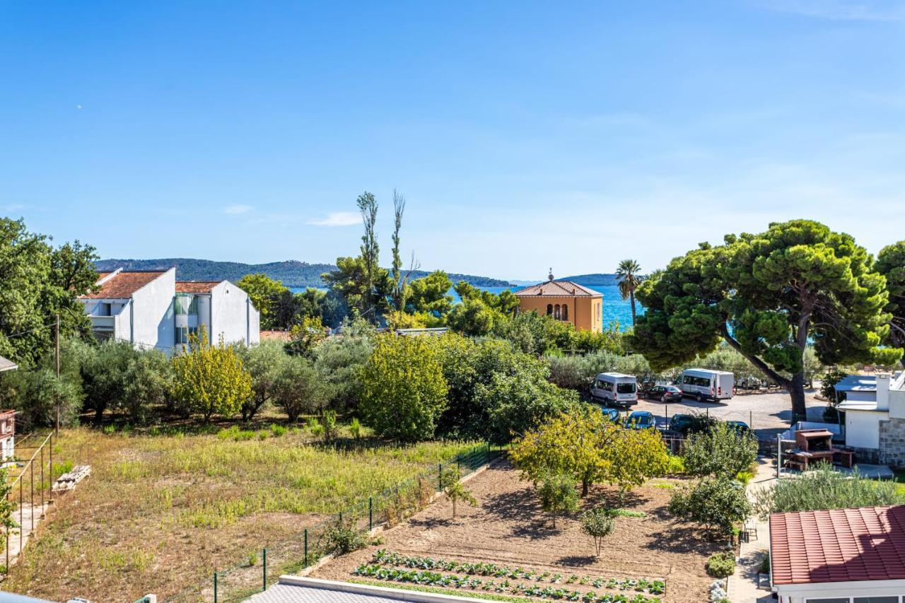 Ferienhaus Maestral - Kastel Kambelovac Kastela Exterior photo