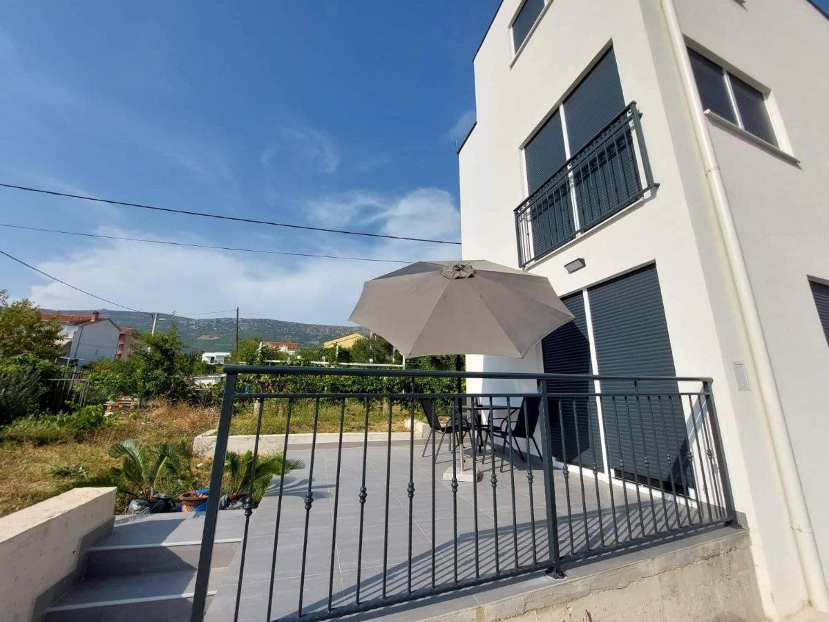 Ferienhaus Maestral - Kastel Kambelovac Kastela Exterior photo